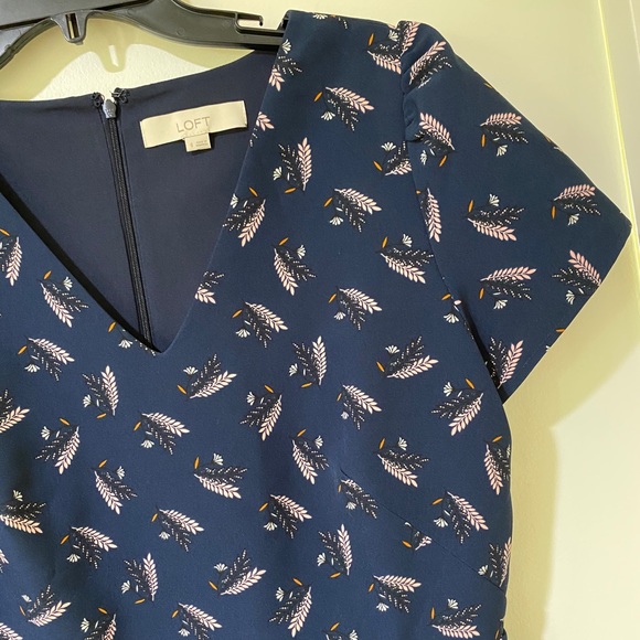 Loft navy blue feather patterned dress size 8 - Picture 5 of 7